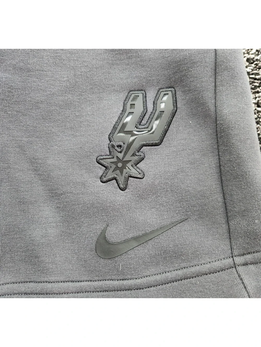 Nike Tech Fleece Shorts Mens Size Medium NBA San Antonio Spurs Gray Engineered